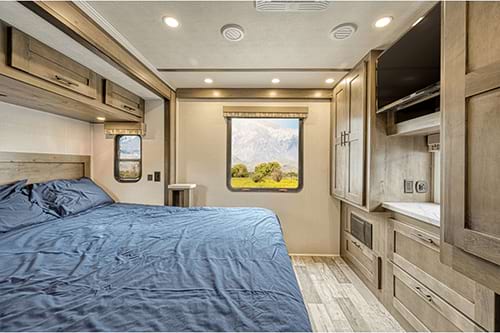 Mighty Class A Family Sleeper image 7