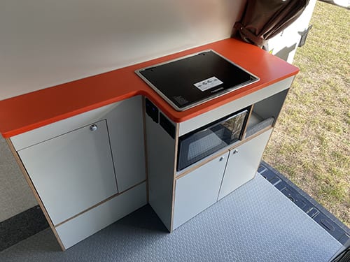 Travellers Autobarn Hi5 image 3